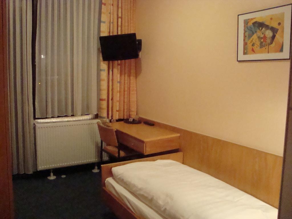 Hotel Gartenhof Muehlheim am Main Room photo